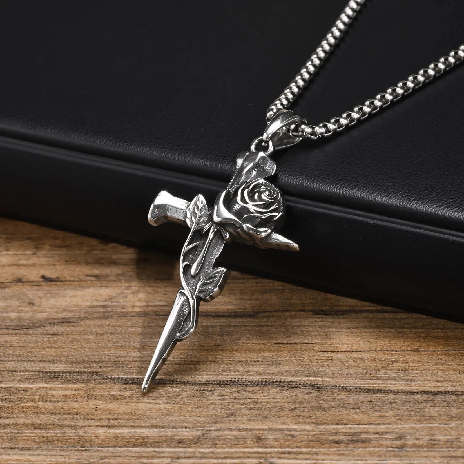 Gothic Rose Cross Necklace – Silver-Tone Pendant for Men